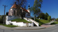 Oprava chodníku a křížku u schodiště ke kostelu